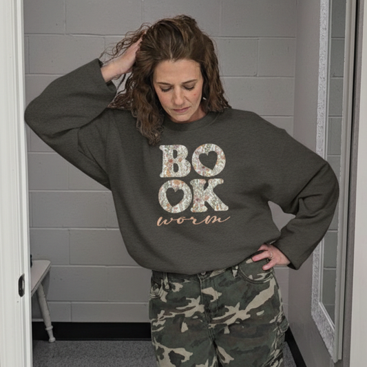 Bookworm Crewneck Sweatshirt Graphic